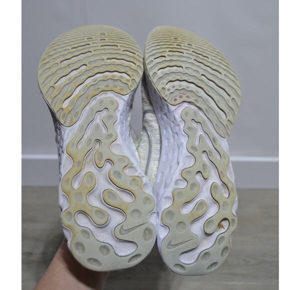 Nike React Infinity Flyknit 3 Run White & Silver Woman's Size 8 - Picture 6 of 11